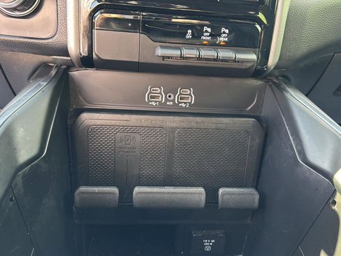 Used 2025 RAM 1500 Big Horn AWD/4WD image 15