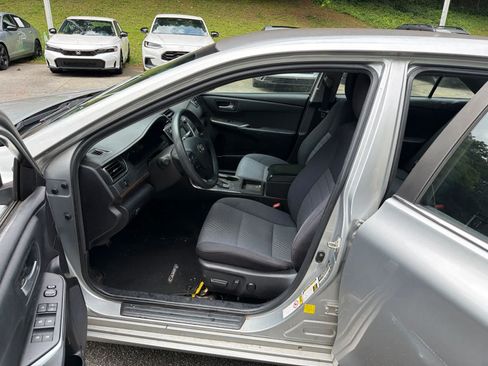 Used 2015 Toyota Camry LE FWD image 17