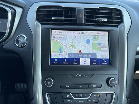 Used 2020 Ford Fusion SE FWD image 21