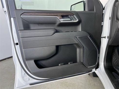 Certified 2025 GMC Sierra 1500 SLT image 22