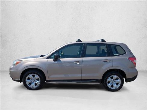 Used 2014 Subaru Forester 2.5i AWD/4WD image 9