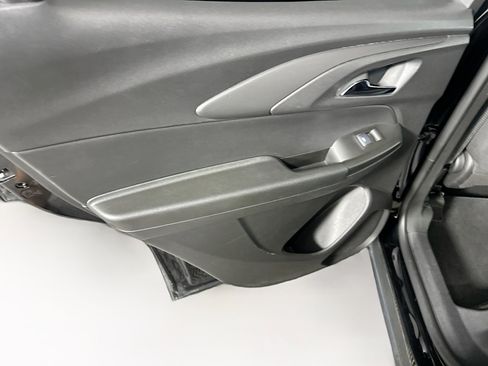 Used 2025 Chevrolet TrailBlazer LT FWD image 25