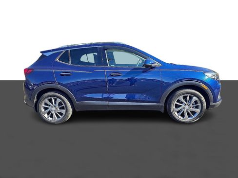 Used 2022 Buick Encore GX Essence w/ Advanced Technology Package image 3