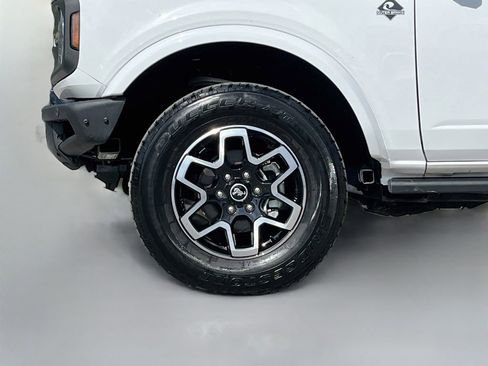 Used 2024 Ford Bronco Outer Banks image 31