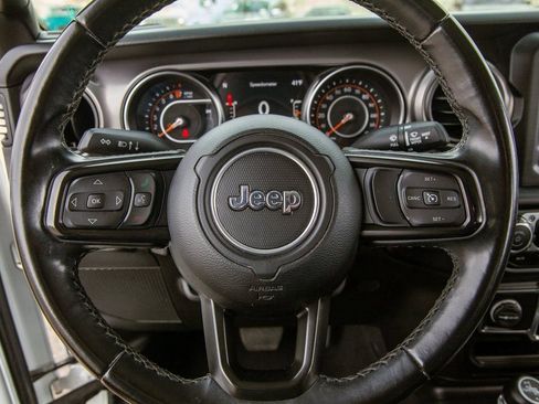 Used 2021 Jeep Gladiator Sport image 17