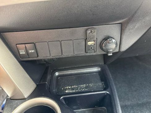 Used 2015 Toyota RAV4 LE FWD image 10