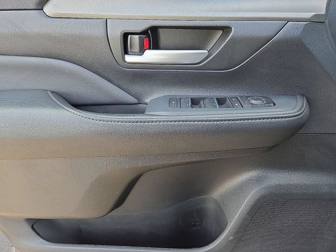 Used 2025 Toyota Grand Highlander FWD image 22