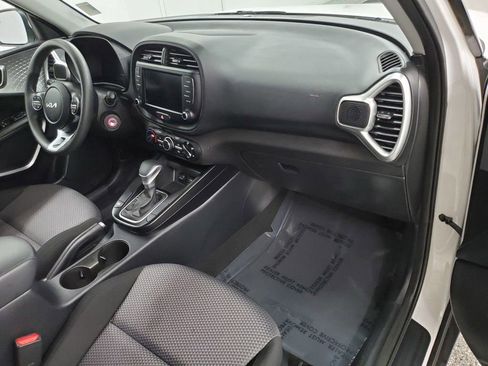 Used 2024 Kia Soul LX w/ Option Group 015 FWD image 13