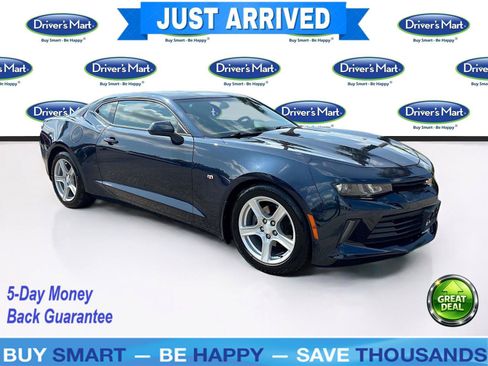 Used 2016 Chevrolet Camaro LT RWD image 1