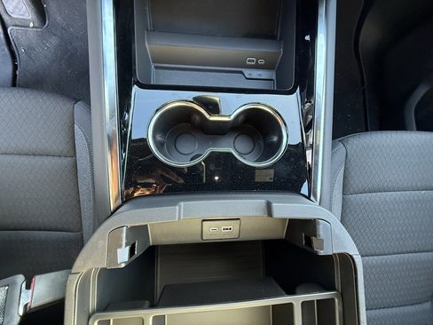 New 2026 Chevrolet Suburban LS image 17