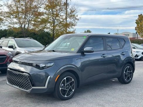 Used 2024 Kia Soul EX image 3
