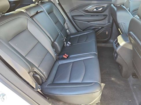 Used 2024 GMC Terrain SLT image 21