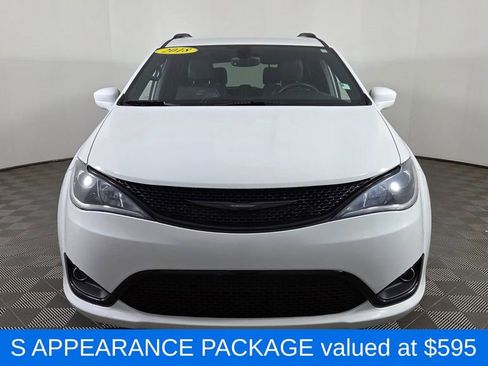 Used 2018 Chrysler Pacifica Touring-L Plus w/ S Appearance Package FWD image 2