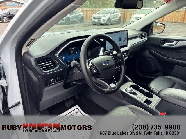 Used 2025 Ford Escape Platinum AWD/4WD image 12