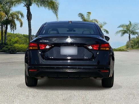 Certified 2025 Nissan Altima 2.5 S image 3