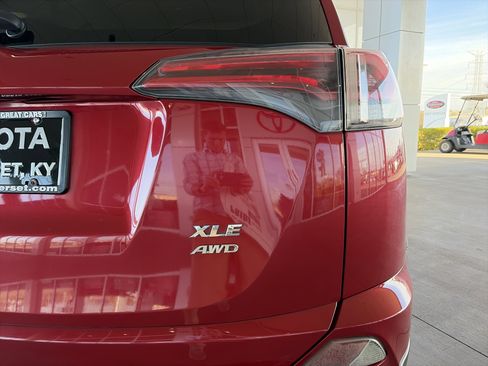 Used 2016 Toyota RAV4 XLE image 20