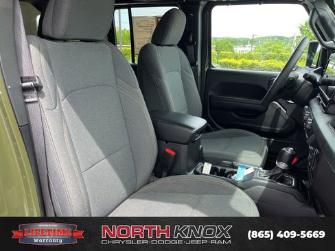 Used 2024 Jeep Wrangler Unlimited Sport AWD/4WD image 25