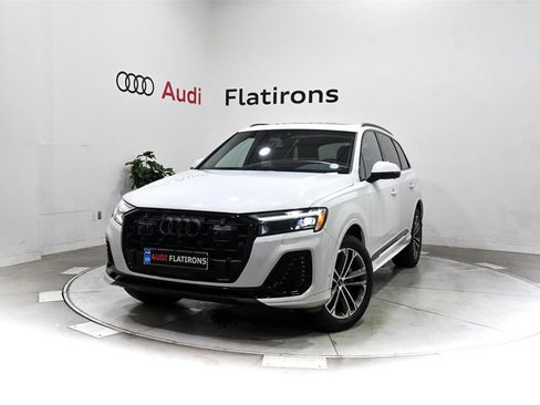 Used 2025 Audi Q7 2.0T Premium Plus w/ Premium Plus Package image 4
