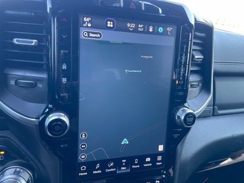 Used 2022 RAM 1500 Laramie AWD/4WD image 12