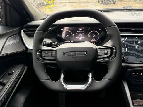 New 2026 Jeep Cherokee Laredo image 19