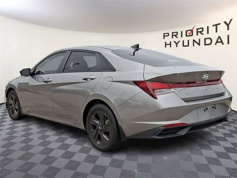 Used 2021 Hyundai Elantra SEL image 6