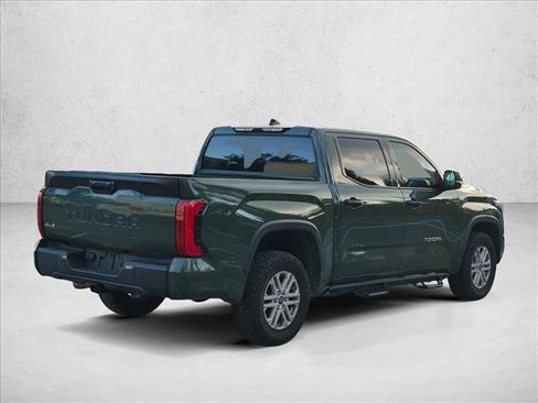 Used 2022 Toyota Tundra SR5 w/ SR5 Convenience Package AWD/4WD image 5