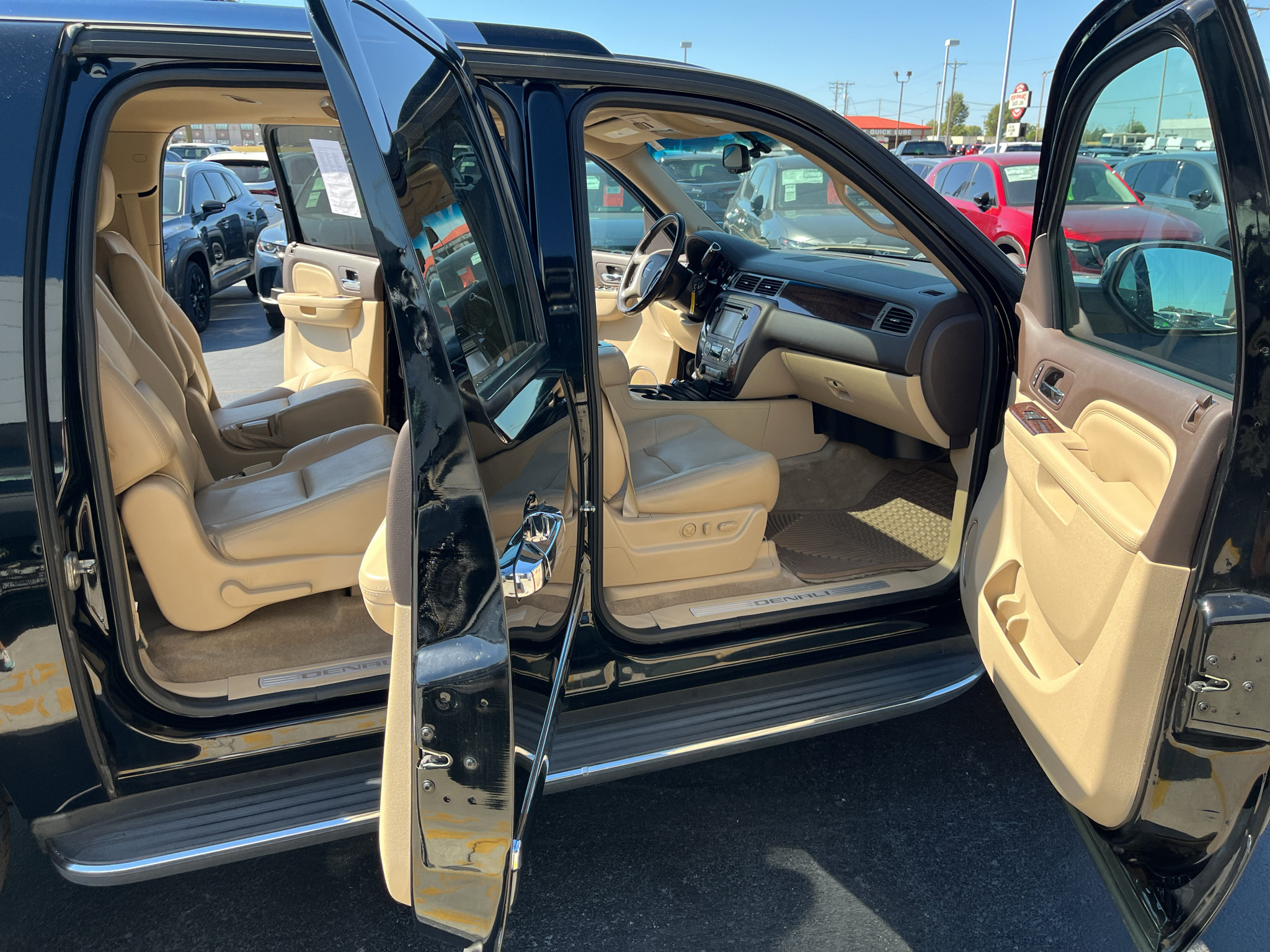 Used 2013 GMC Yukon XL Denali AWD/4WD image 34