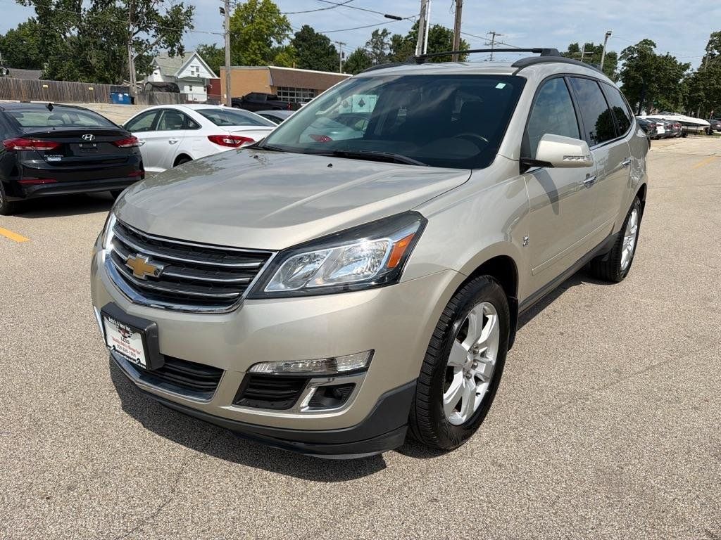 Used 2016 Chevrolet Traverse LT w/ Style and Technology Package FWD image 4