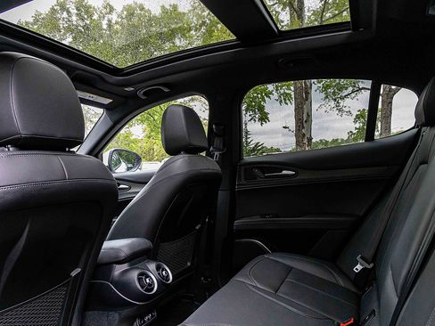 Used 2022 Alfa Romeo Stelvio Ti image 24