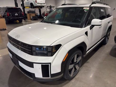 Used 2024 Hyundai Santa Fe Limited image 4