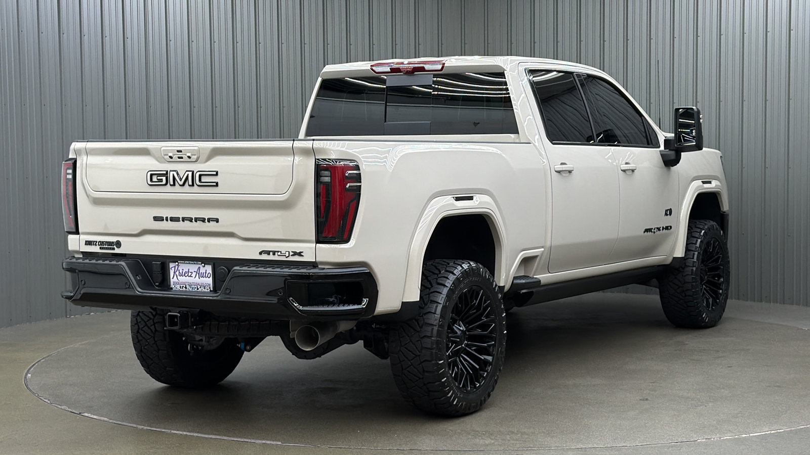 Used 2026 GMC Sierra 2500 AT4X w/ LPO, Black Badging Package AWD/4WD image 5