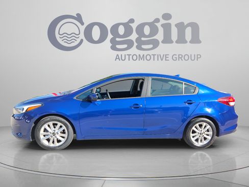 Used 2017 Kia Forte LX w/ LX Popular Package FWD image 2