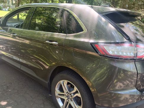 Used 2017 Ford Edge Titanium w/ Equipment Group 301A AWD/4WD image 3