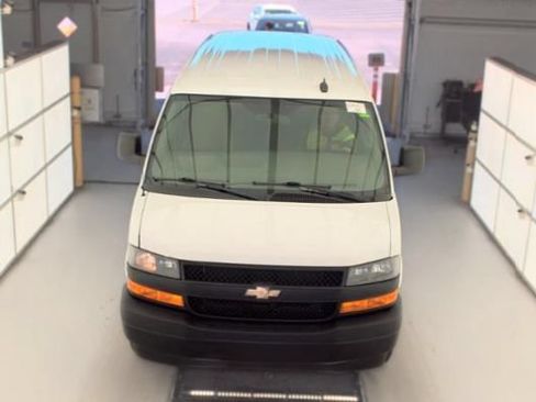 Used 2019 Chevrolet Express 3500 w/ Driver Convenience Package RWD image 2