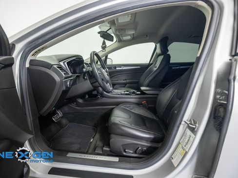 Used 2016 Ford Fusion Titanium FWD image 11