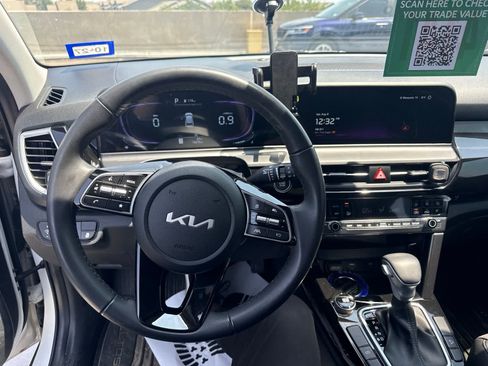 Used 2026 Kia Seltos S FWD image 4