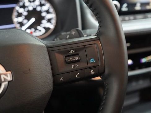 Used 2025 Nissan Rogue SV image 22