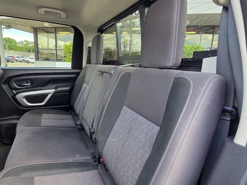 Used 2022 Nissan Titan SV w/ SV Convenience Package AWD/4WD image 35