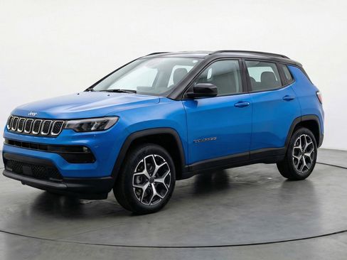 Used 2025 Jeep Compass Limited AWD/4WD image 3