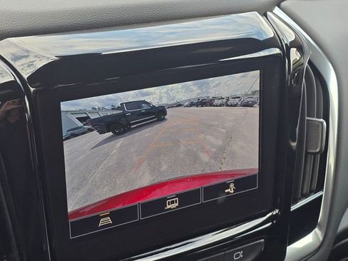 Used 2023 Chevrolet Traverse LT image 35
