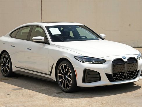Used 2023 BMW i4 eDrive40 w/ M Sport Package RWD image 60