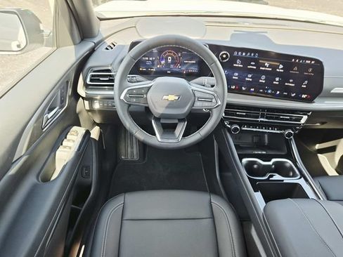 New 2026 Chevrolet Traverse LT w/ Driver Confidence Package AWD/4WD image 10
