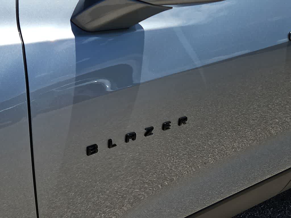New 2026 Chevrolet Blazer LT w/ LPO, Black Sport Package AWD/4WD image 11