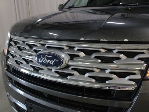 Used 2019 Ford Explorer Limited w/ Class III Trailer Tow Package FWD image 35