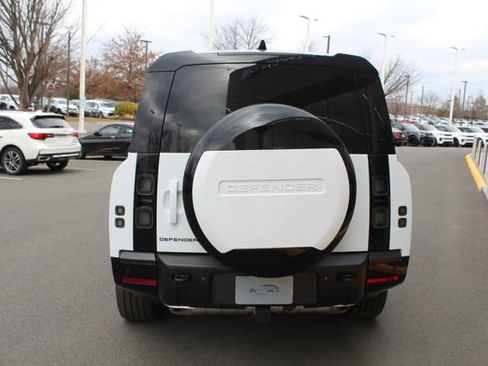 New 2026 Land Rover Defender 130 X-Dynamic SE image 6