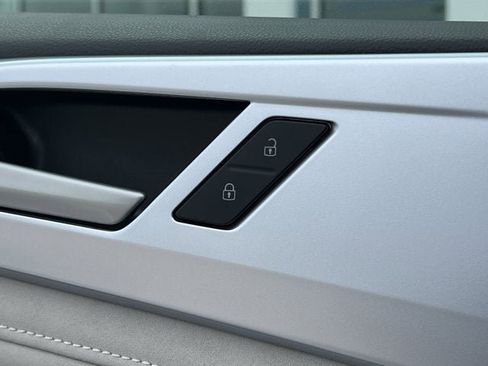 New 2025 Volkswagen Taos SE image 14