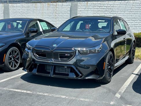New 2027 BMW M5 Touring AWD/4WD image 2