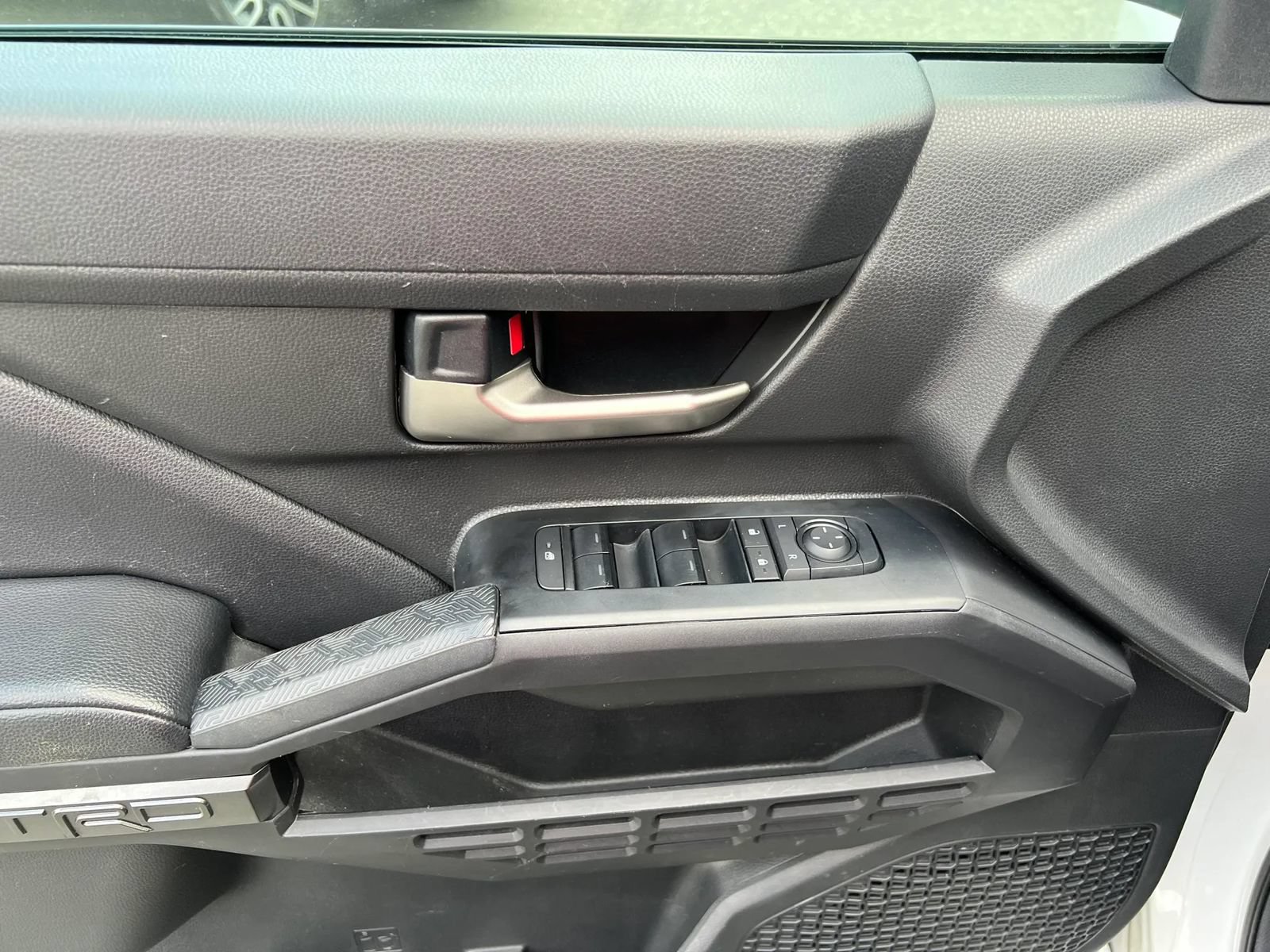 Used 2025 Toyota Tacoma TRD Off-Road AWD/4WD image 11