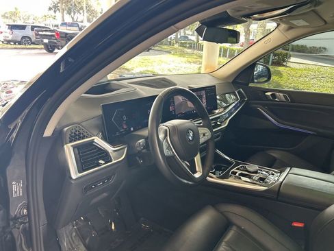 Used 2025 BMW X7 xDrive40i image 6