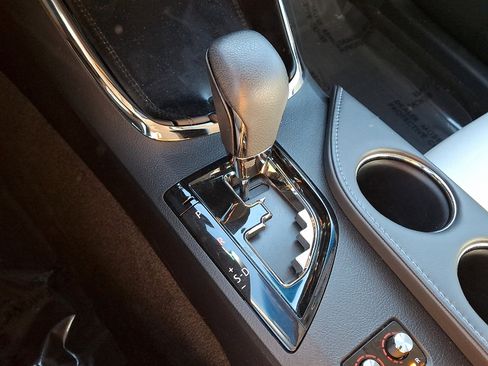 Used 2017 Toyota Avalon XLE image 16